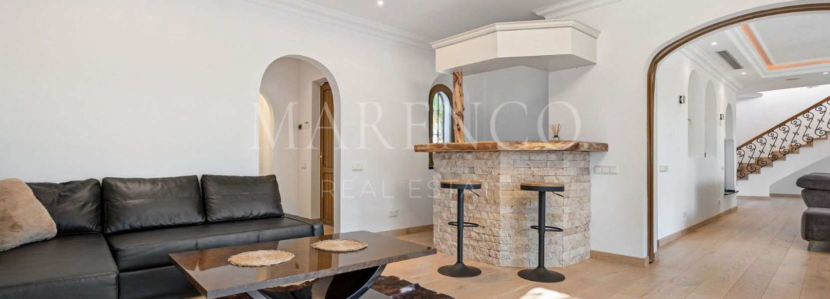 Villa  in El Paraiso, Estepona Ost, Estepona