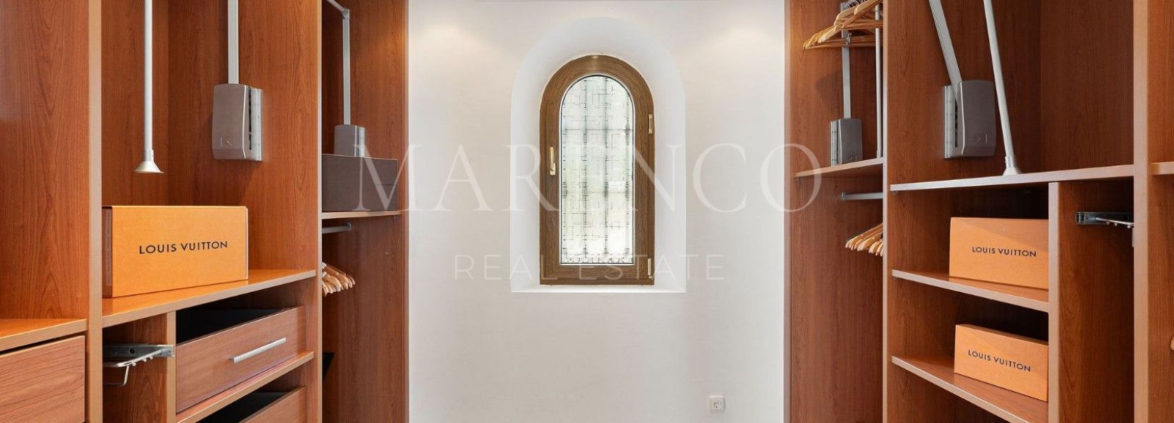 Villa  in El Paraiso, Estepona Ost, Estepona