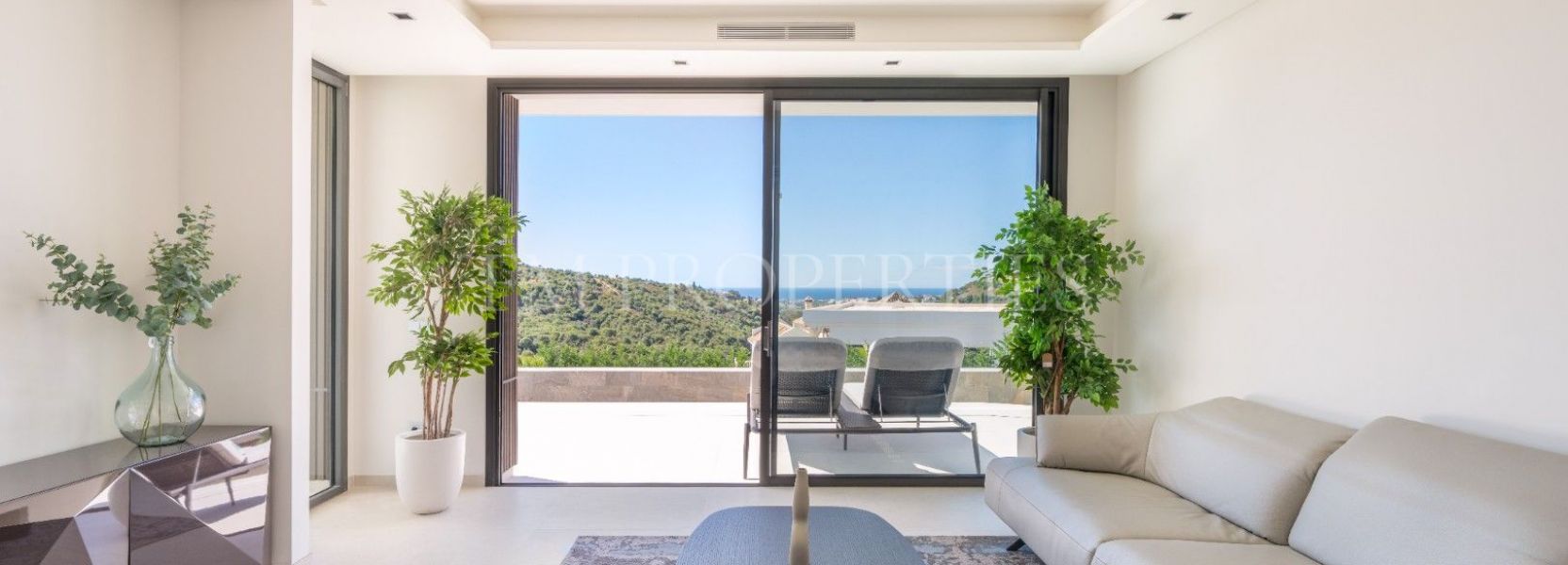 Villa  in Lomas de La Quinta, Benahavis