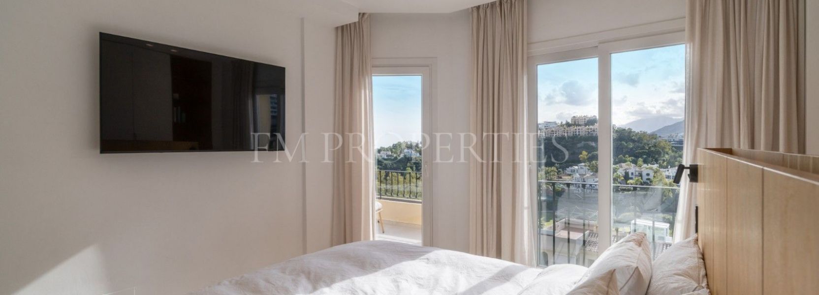 Zweistöckiges Penthouse  in La Quinta Hills, Benahavis