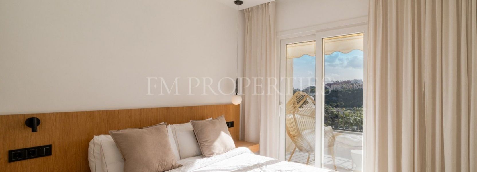 Zweistöckiges Penthouse  in La Quinta Hills, Benahavis