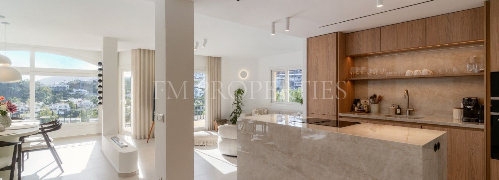 Zweistöckiges Penthouse  in La Quinta Hills, Benahavis