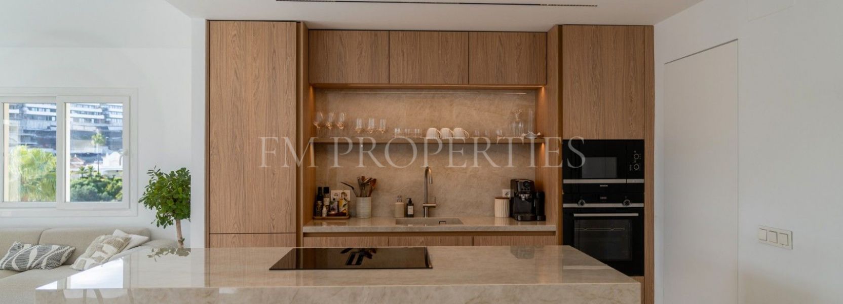 Zweistöckiges Penthouse  in La Quinta Hills, Benahavis