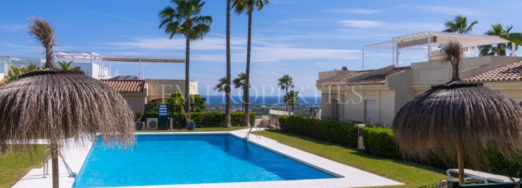 Zweistöckiges Penthouse  in La Quinta Hills, Benahavis