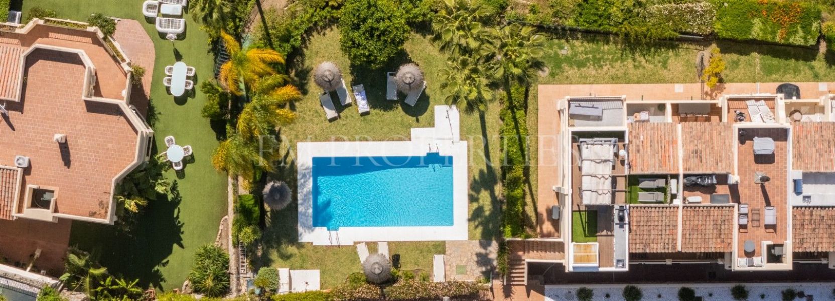 Zweistöckiges Penthouse  in La Quinta Hills, Benahavis