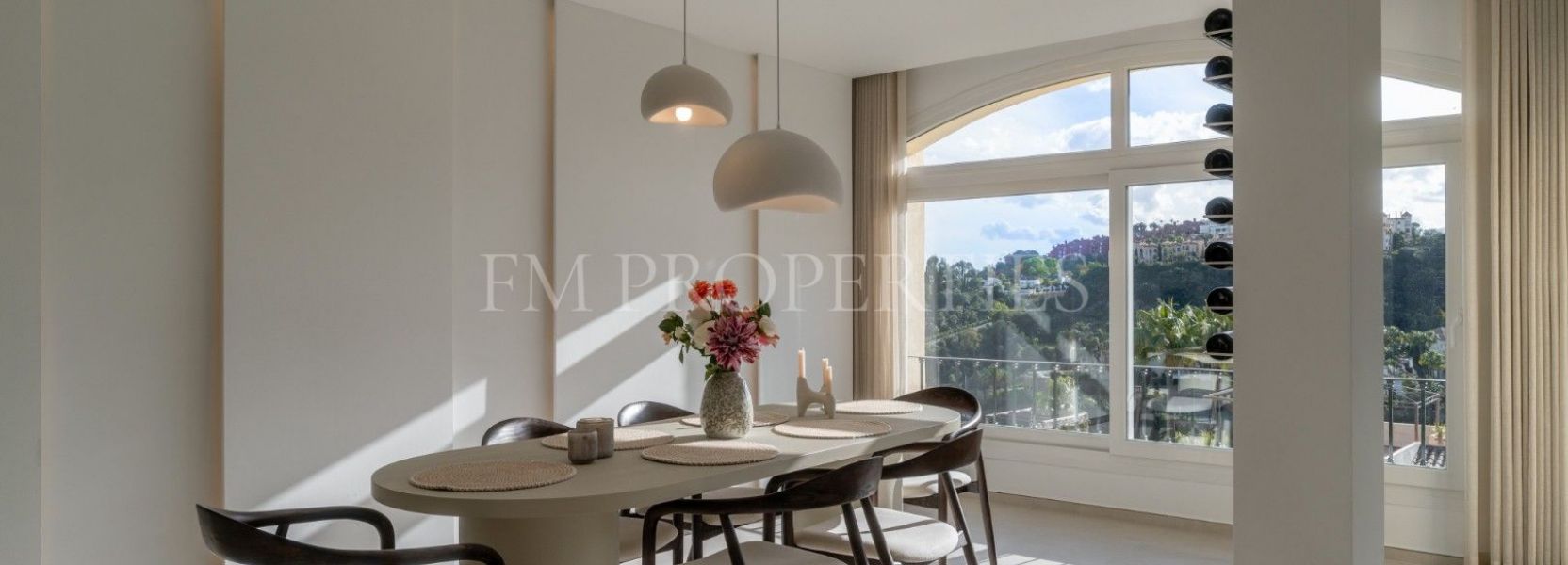 Zweistöckiges Penthouse  in La Quinta Hills, Benahavis