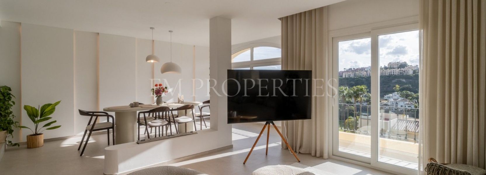 Zweistöckiges Penthouse  in La Quinta Hills, Benahavis