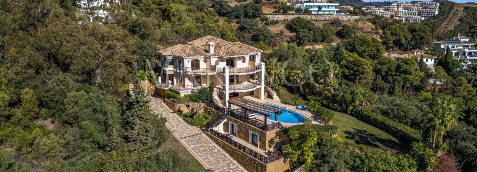 Villa  en Los Altos de los Monteros, Marbella Este, Marbella
