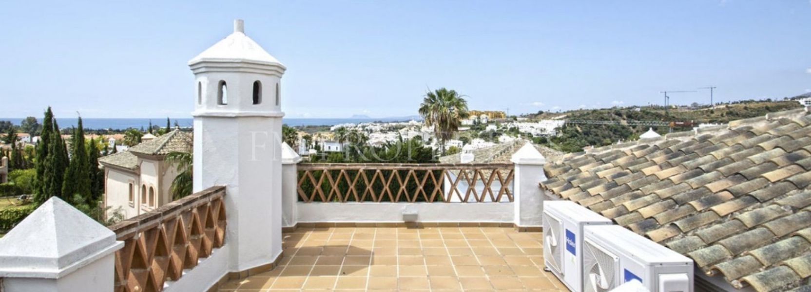 Villa  in La Resina Golf, Estepona East, Estepona