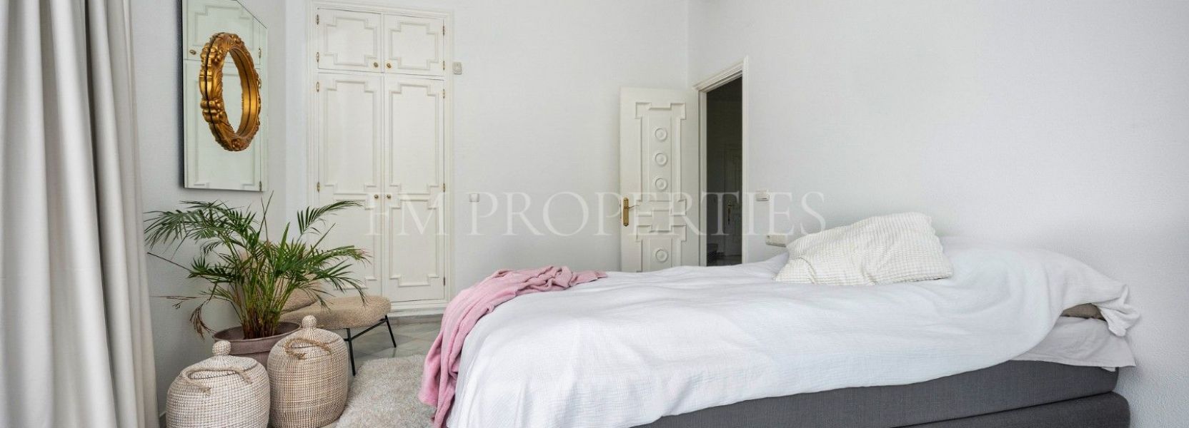 Villa  in Los Naranjos, Nueva Andalucia, Marbella