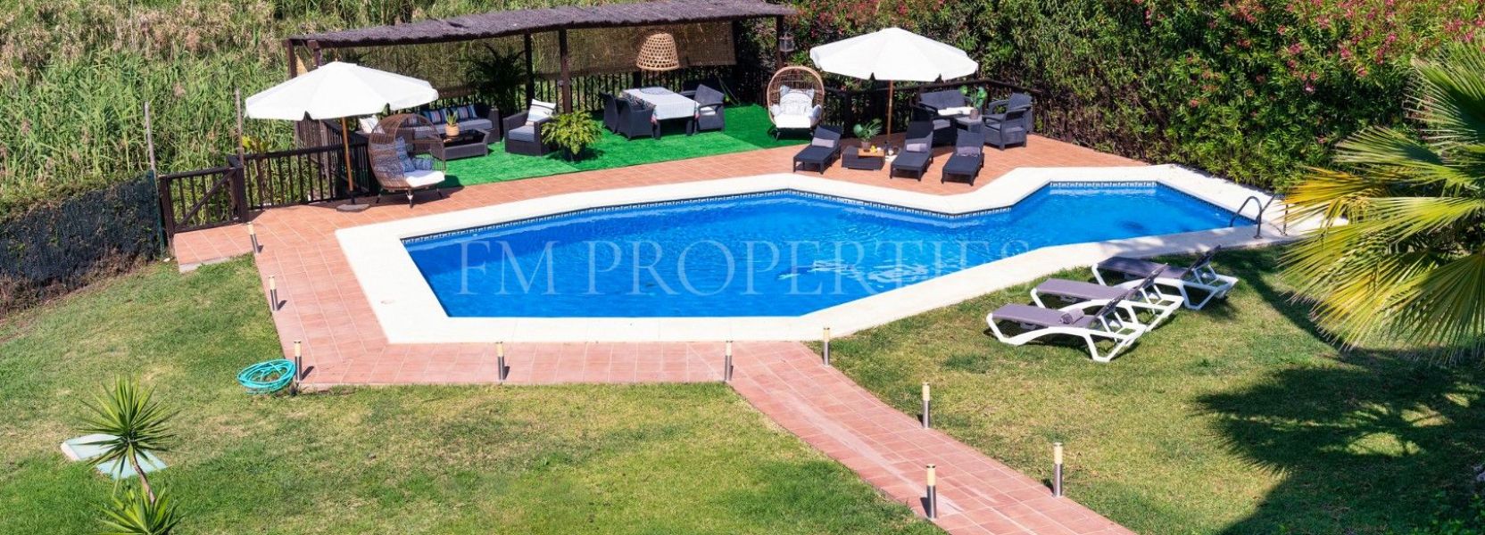 Villa  in Los Naranjos, Nueva Andalucia, Marbella