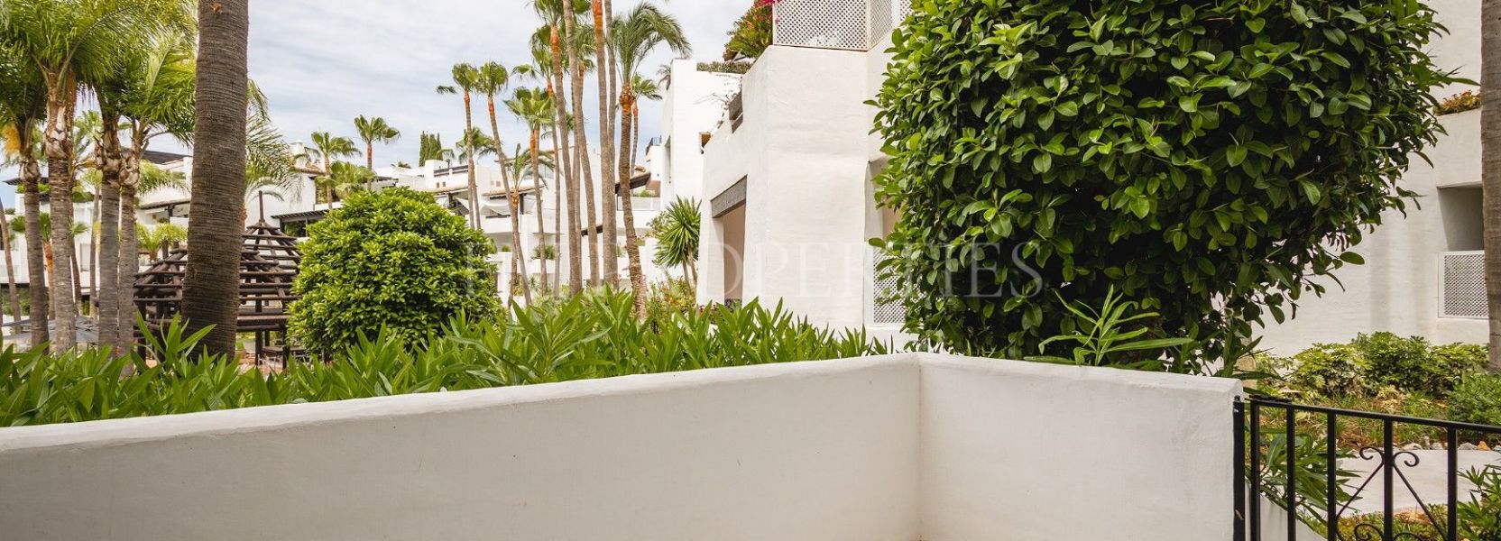 Appartement  in Marina Puente Romano, Marbella Golden Mile, Marbella