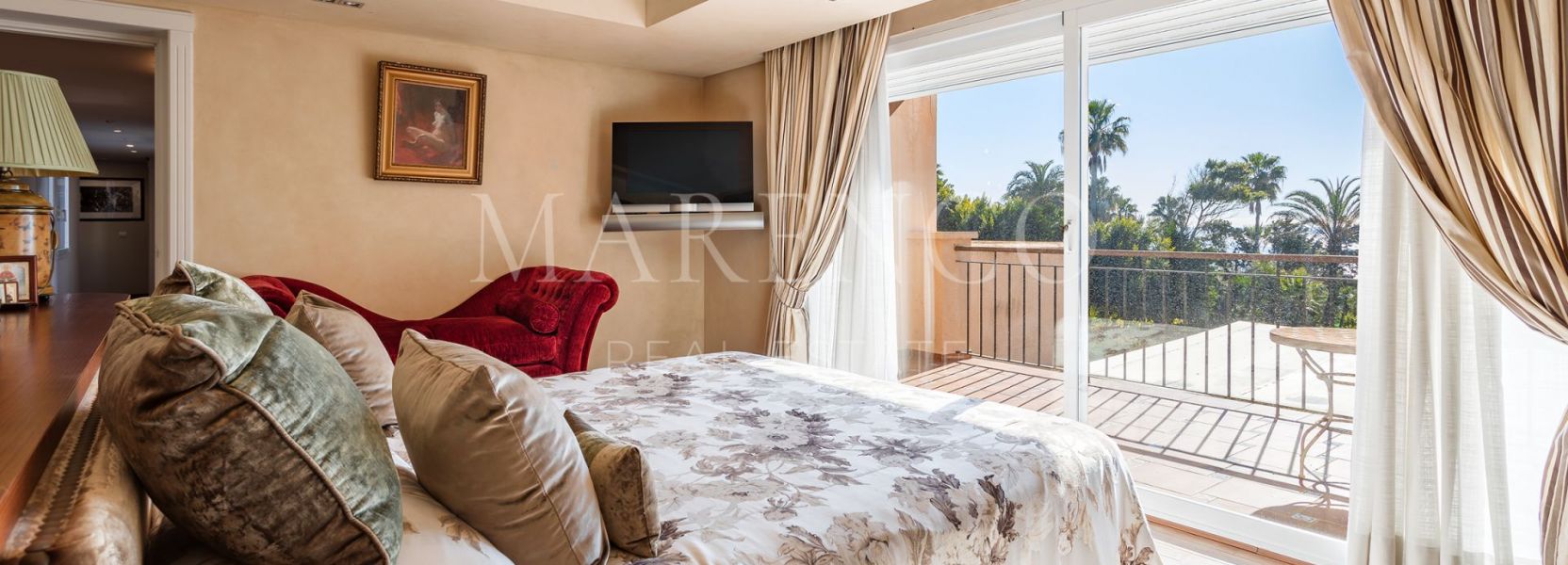 Villa  en Hacienda Beach, Estepona Este, Estepona