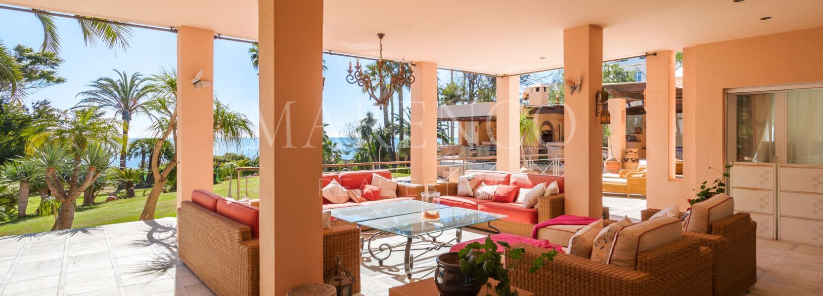 Villa  en Hacienda Beach, Estepona Este, Estepona