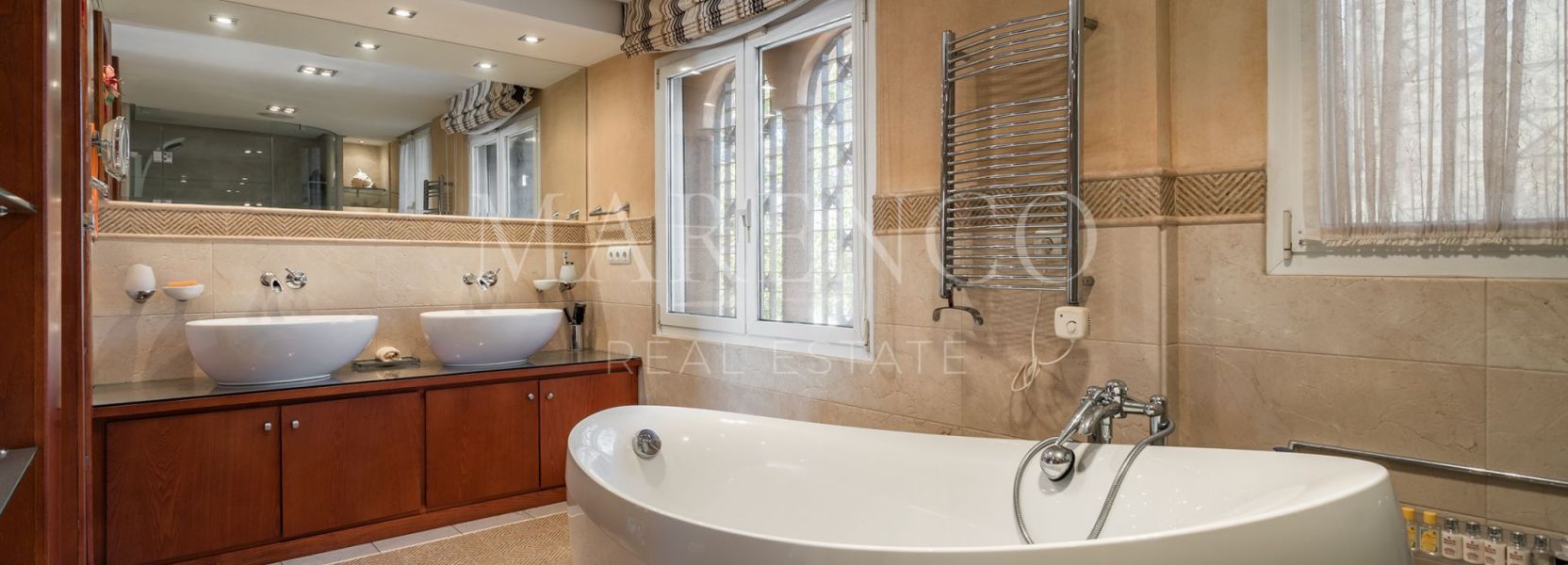 Villa  en Hacienda Beach, Estepona Este, Estepona