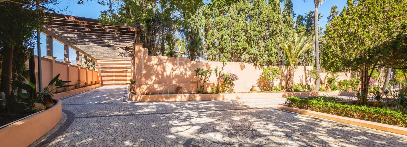 Villa  en Hacienda Beach, Estepona Este, Estepona