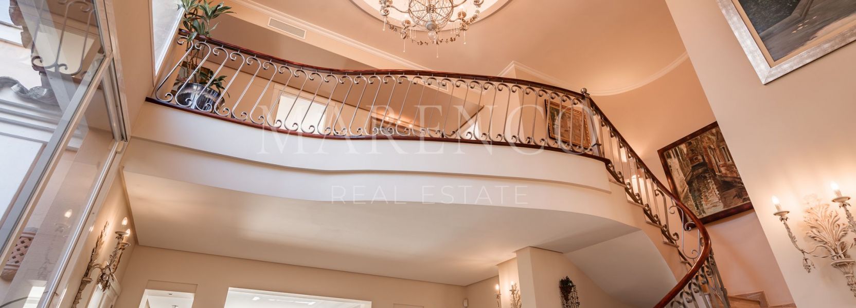 Villa  en Hacienda Beach, Estepona Este, Estepona