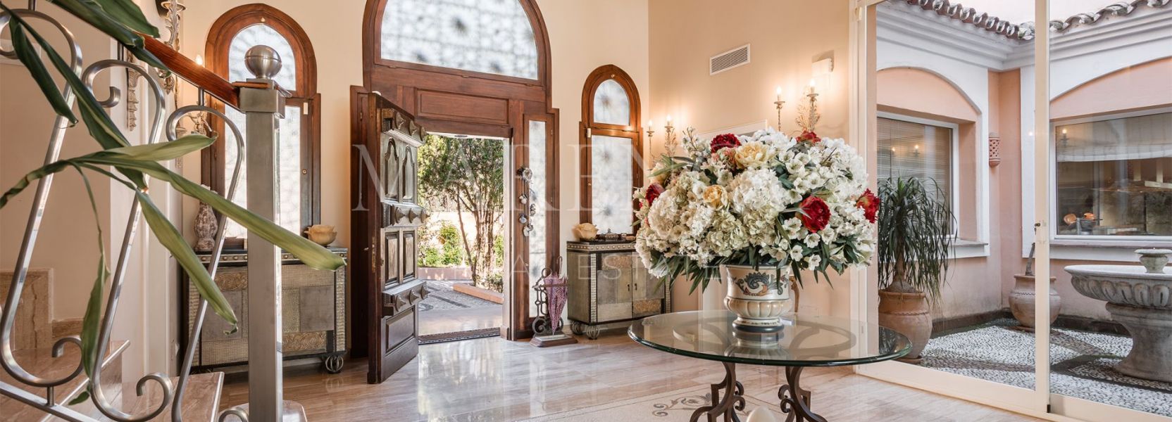 Villa  en Hacienda Beach, Estepona Este, Estepona