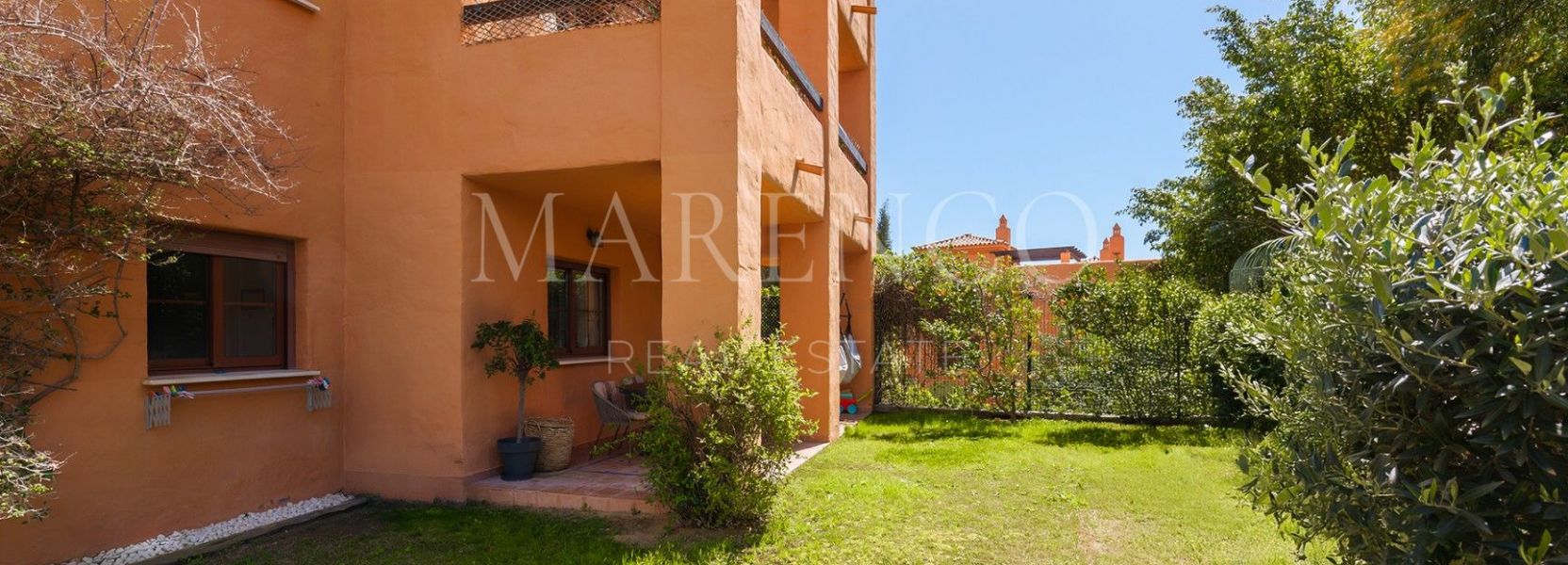 Appartement begane grond  in Benahavis