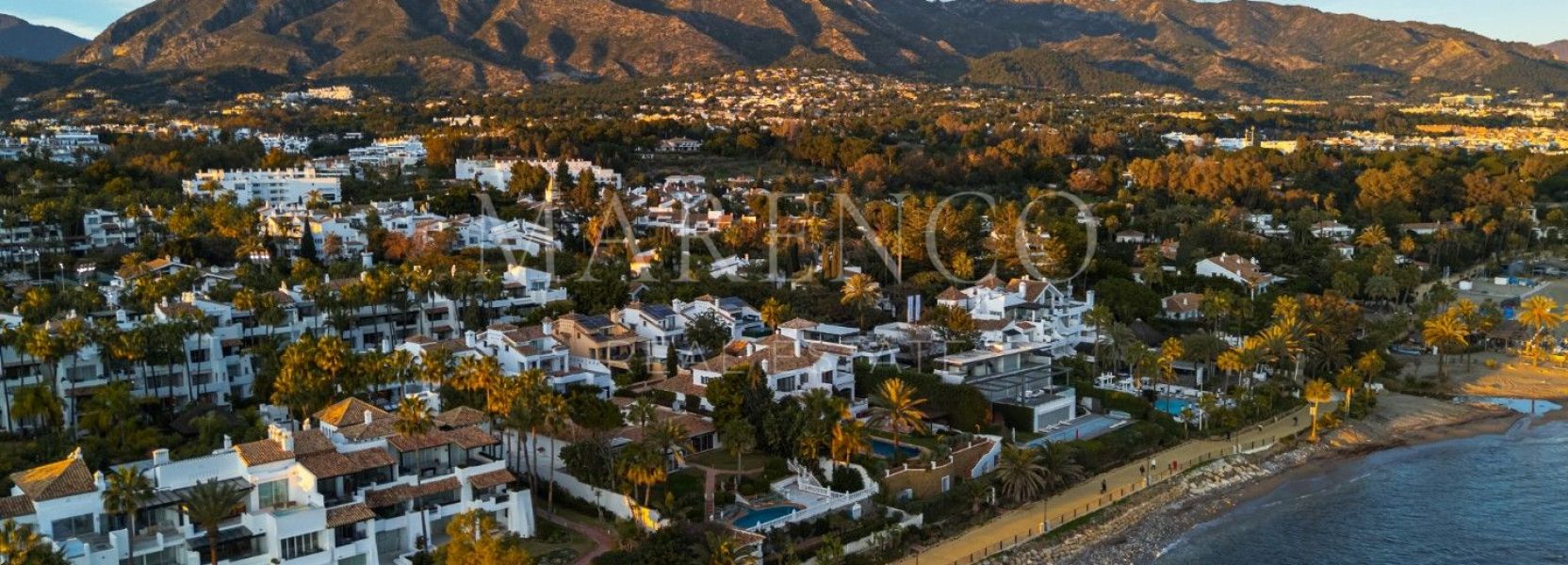 Half Vrijstaande Villa  in Puente Romano, Marbella Golden Mile, Marbella