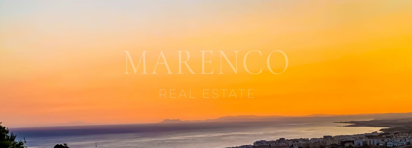 Villa  in Los Altos de los Monteros, Marbella Oost, Marbella