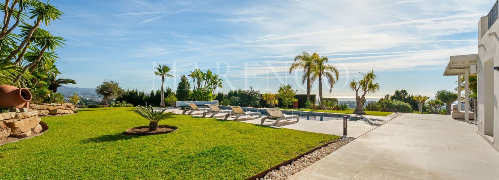 Villa  in Puerto del Almendro, Benahavis