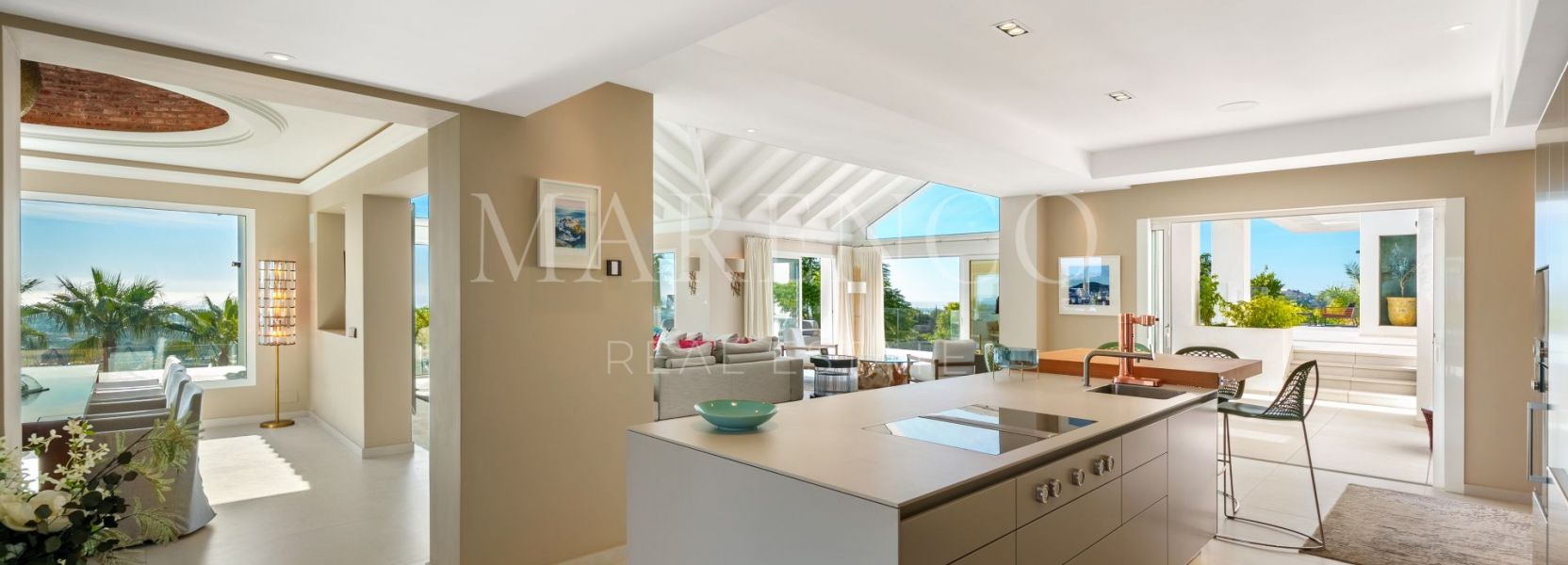 Villa  in Puerto del Almendro, Benahavis