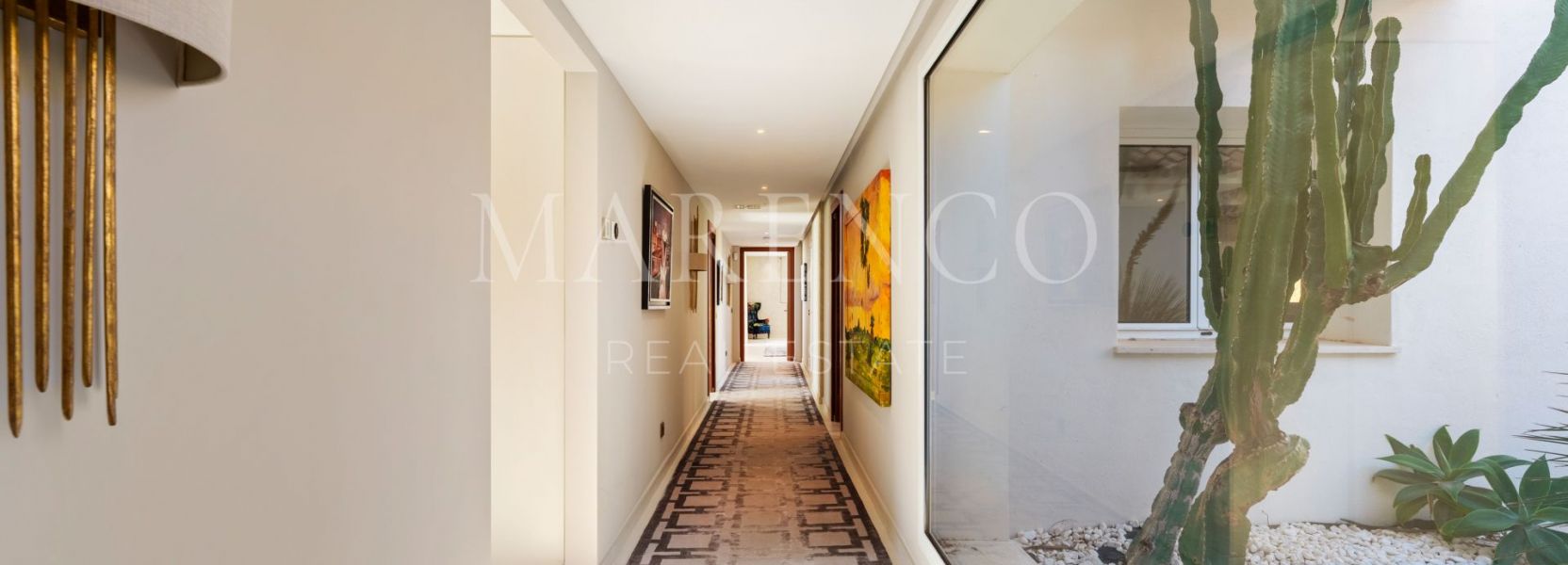 Villa  in Puerto del Almendro, Benahavis