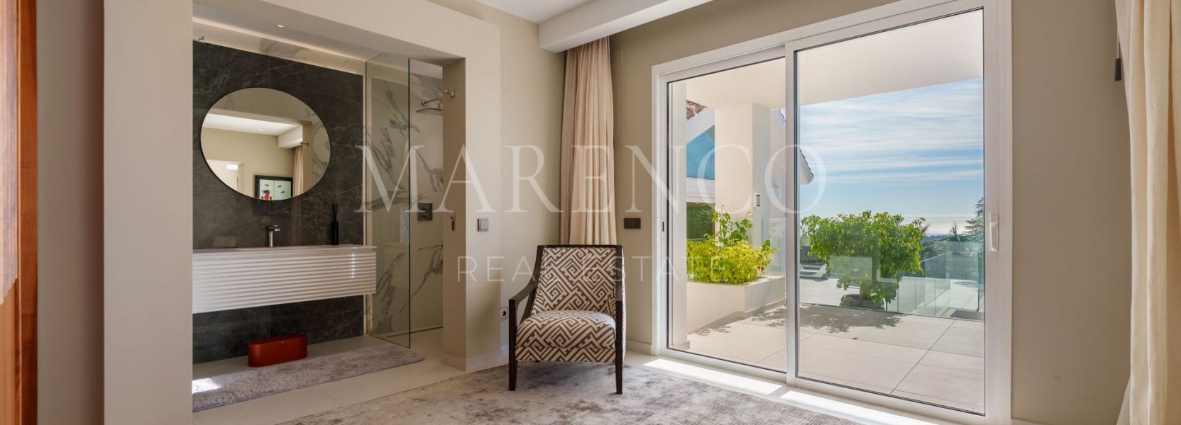 Villa  in Puerto del Almendro, Benahavis