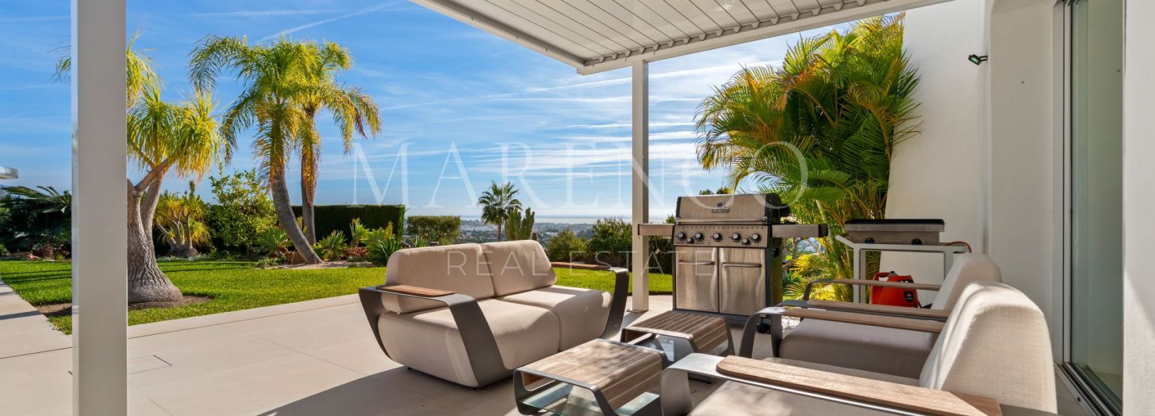 Villa  in Puerto del Almendro, Benahavis