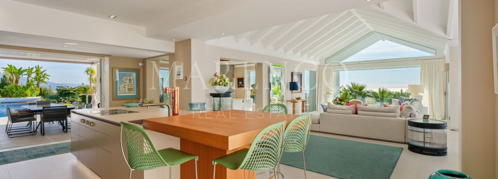 Villa  in Puerto del Almendro, Benahavis