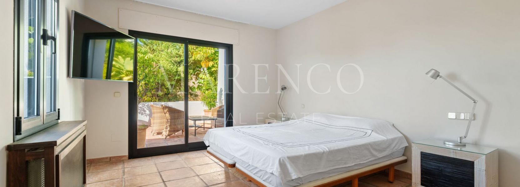 Villa  in Puerto del Almendro, Benahavis