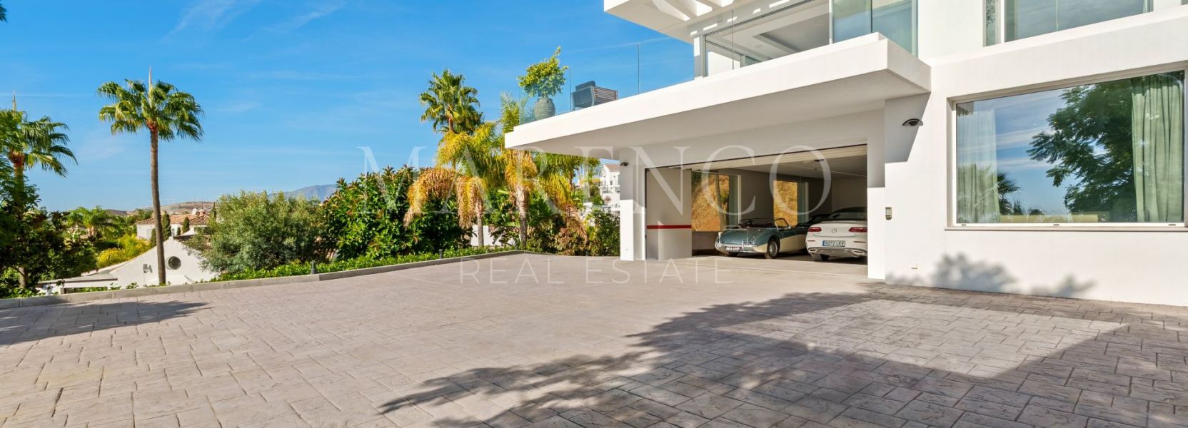 Villa  in Puerto del Almendro, Benahavis