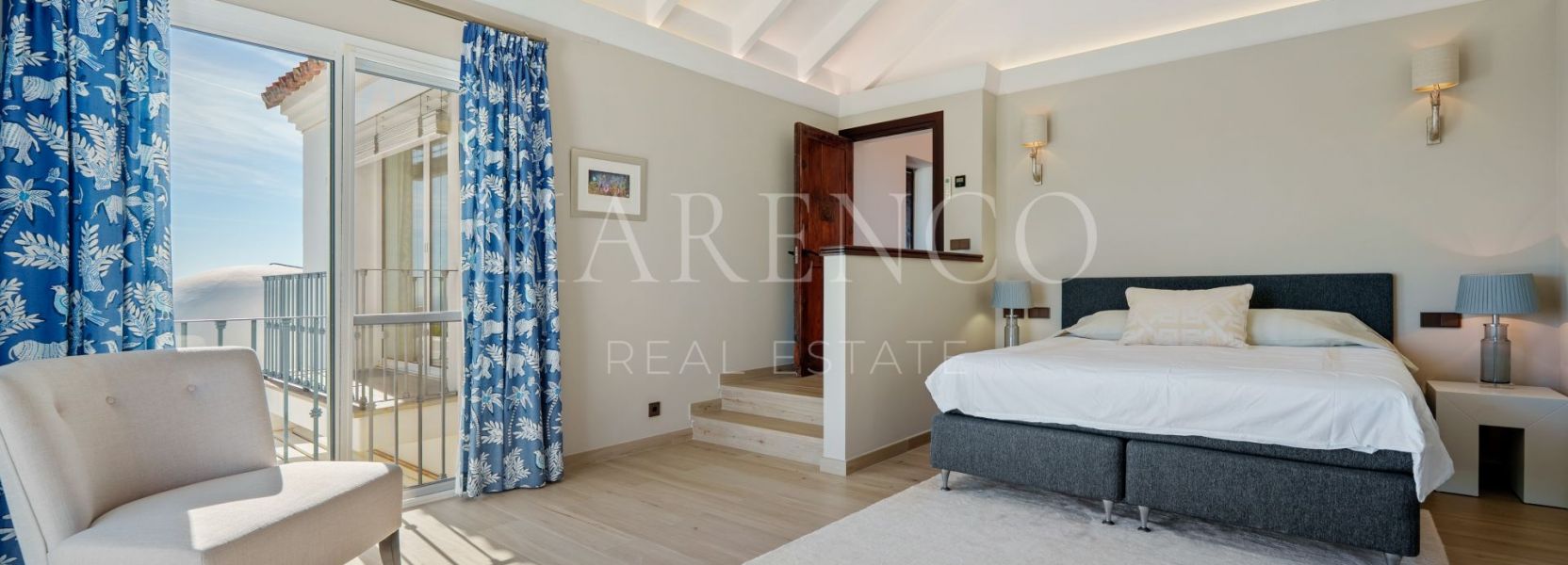 Villa  in Puerto del Almendro, Benahavis