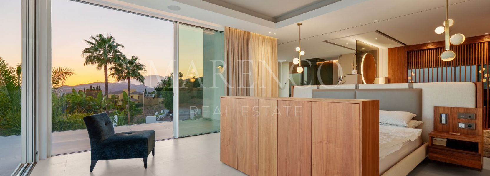 Villa  in Puerto del Almendro, Benahavis