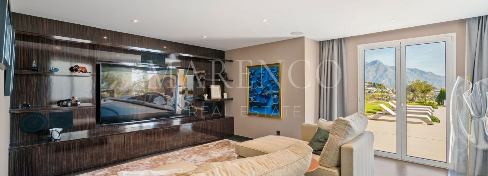 Villa  in Puerto del Almendro, Benahavis