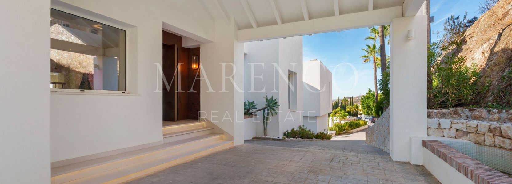 Villa  in Puerto del Almendro, Benahavis