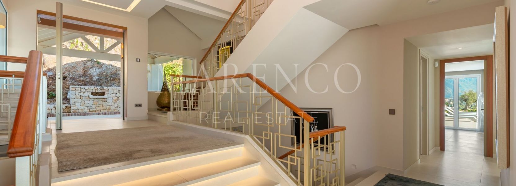 Villa  in Puerto del Almendro, Benahavis