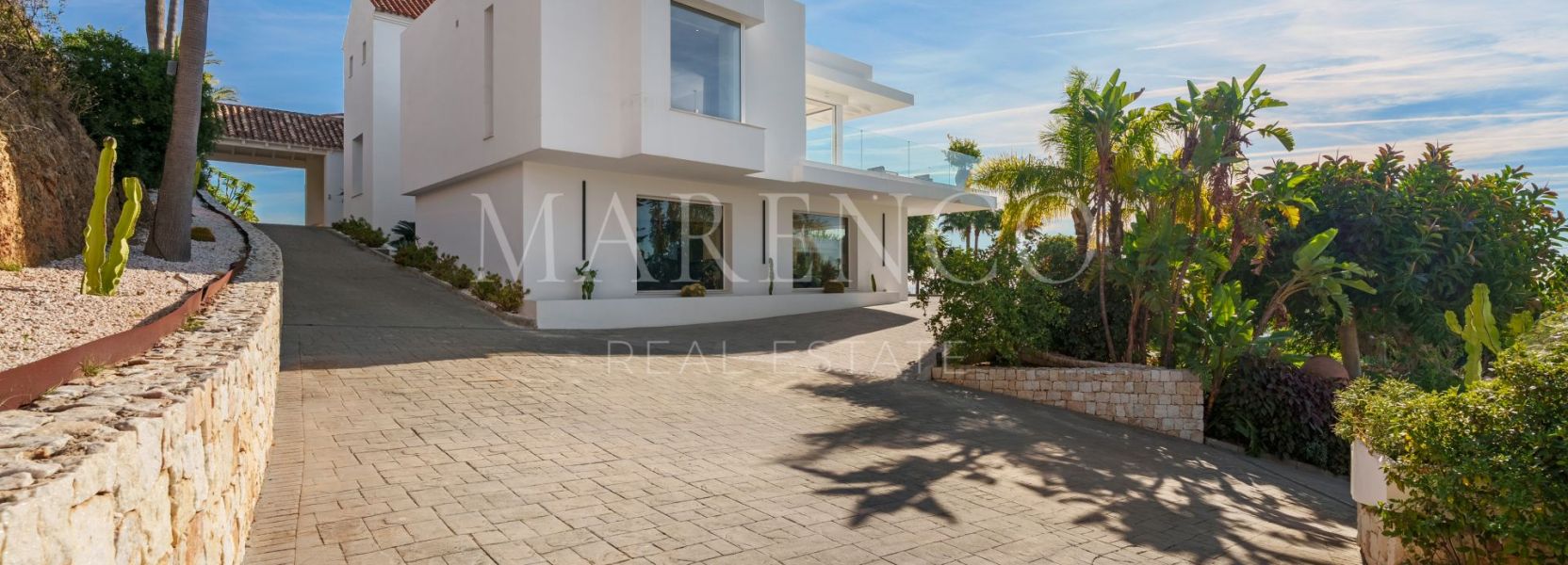 Villa  in Puerto del Almendro, Benahavis