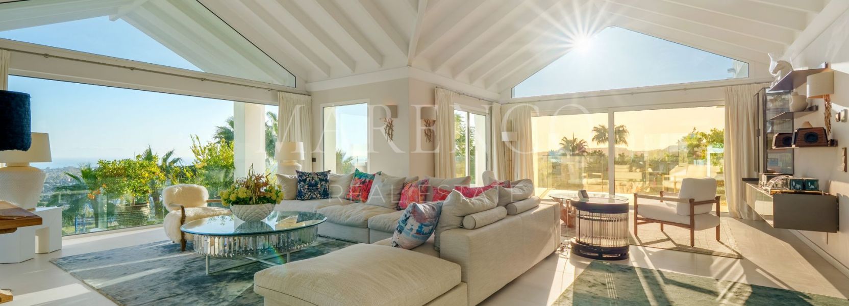 Villa  in Puerto del Almendro, Benahavis