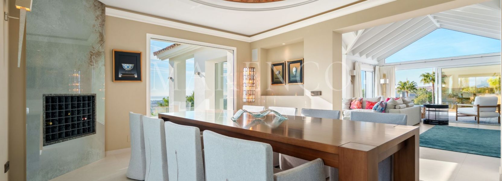 Villa  in Puerto del Almendro, Benahavis