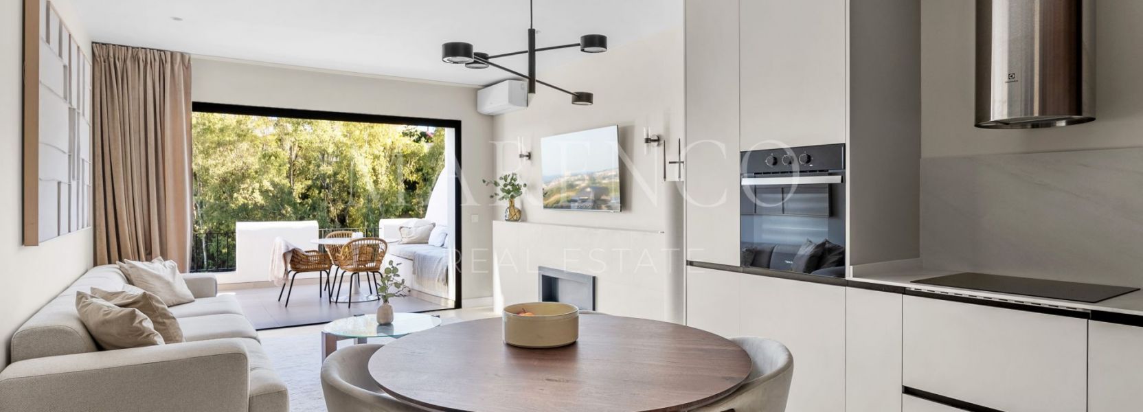 Apartamento  en Los Almendros, Benahavis