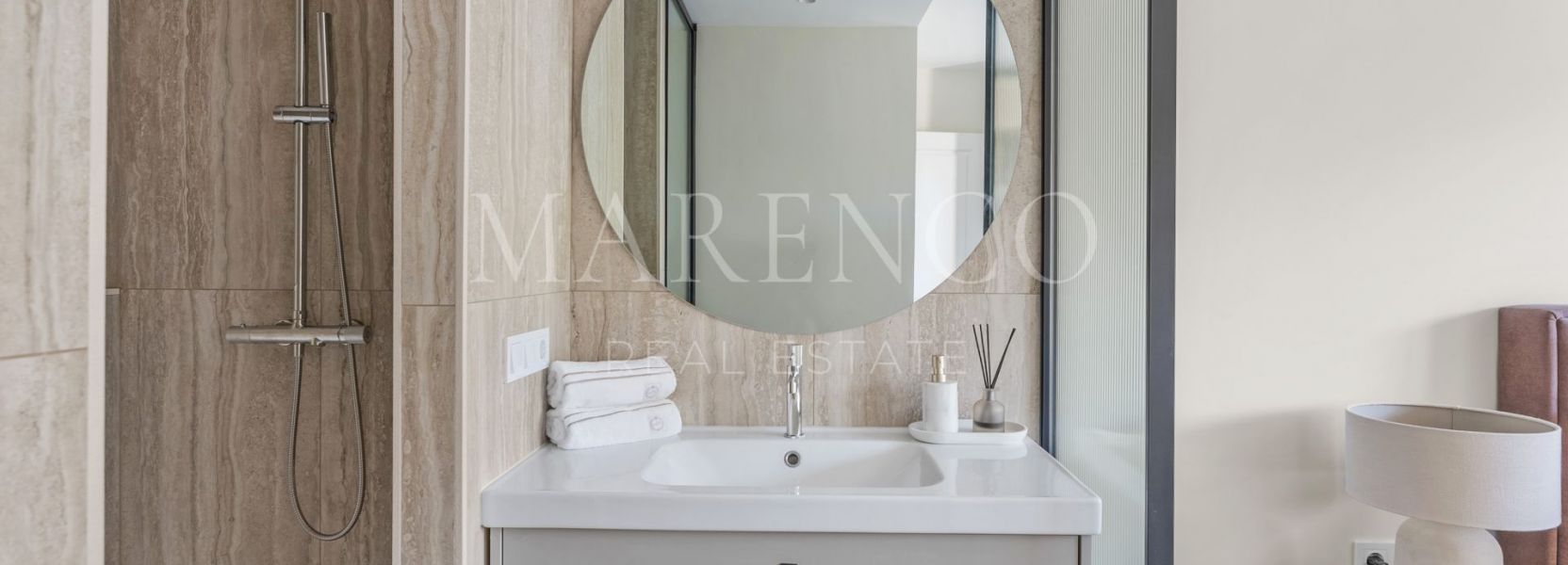 Apartamento  en Los Almendros, Benahavis