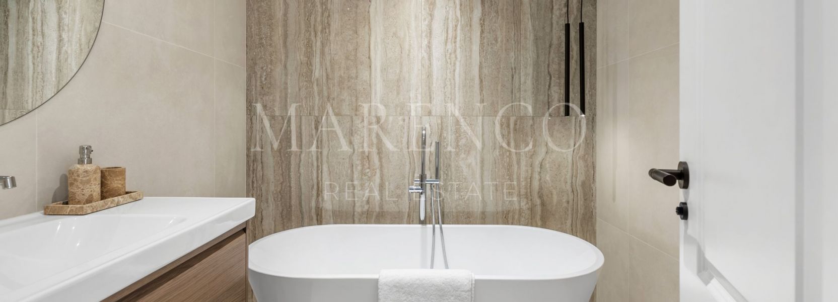 Apartamento  en Los Almendros, Benahavis