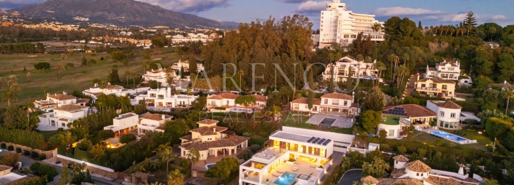 Villa  à El Paraiso, Estepona Est, Estepona