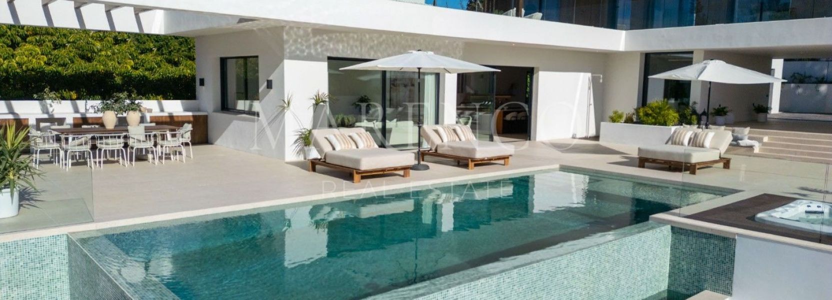 Villa  à El Paraiso, Estepona Est, Estepona