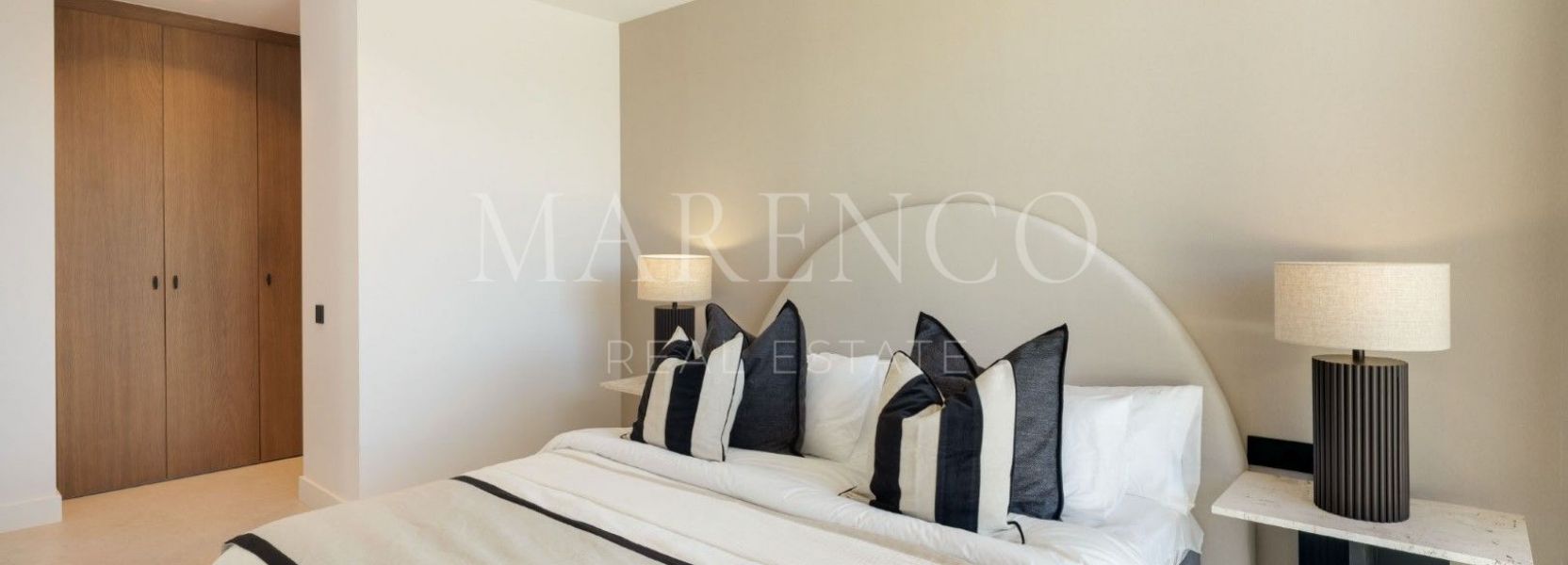 Villa  à El Paraiso, Estepona Est, Estepona