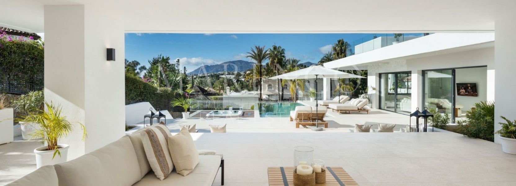 Villa  à El Paraiso, Estepona Est, Estepona