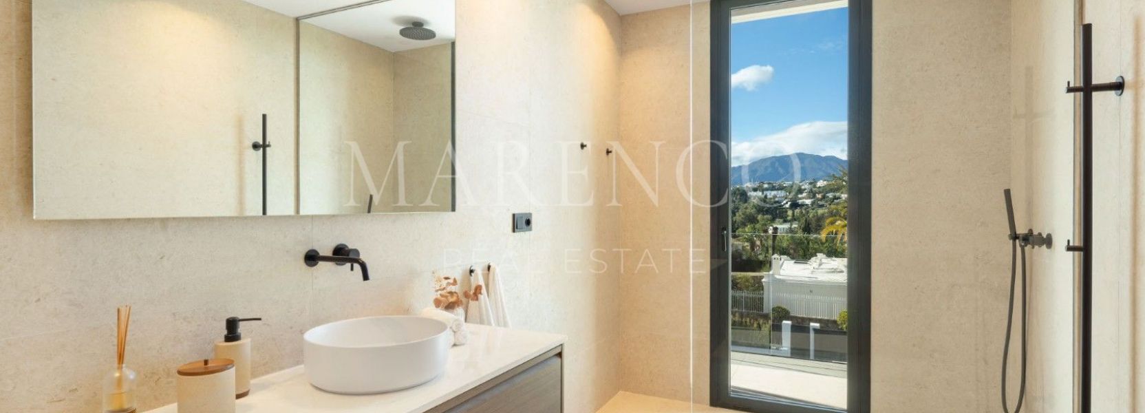 Villa  à El Paraiso, Estepona Est, Estepona