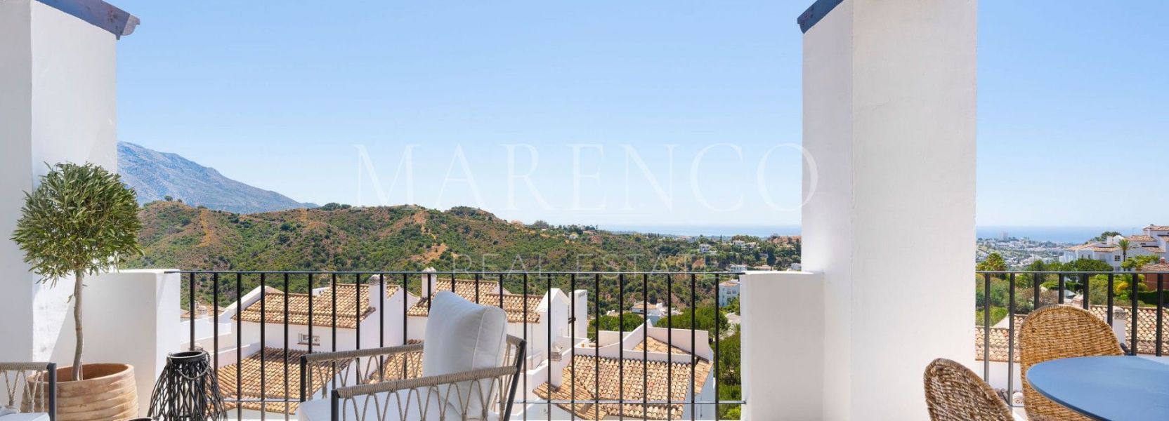 Penthouse  in Altos de La Quinta, Benahavis